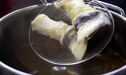 卤菜发黑发酸怎么治,卤菜发黑的原因和解决方法