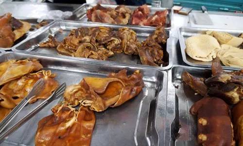 卤菜发黑发酸怎么治,卤菜发黑的原因和解决方法