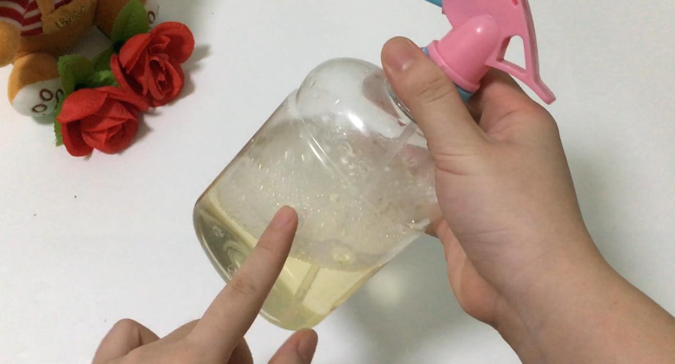 教你一个清洁小妙招，只需烟头加上洗洁精用水泡一下，简单又实用