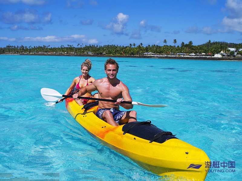 游艇度假中最适合不会游泳的人的几种水上玩具