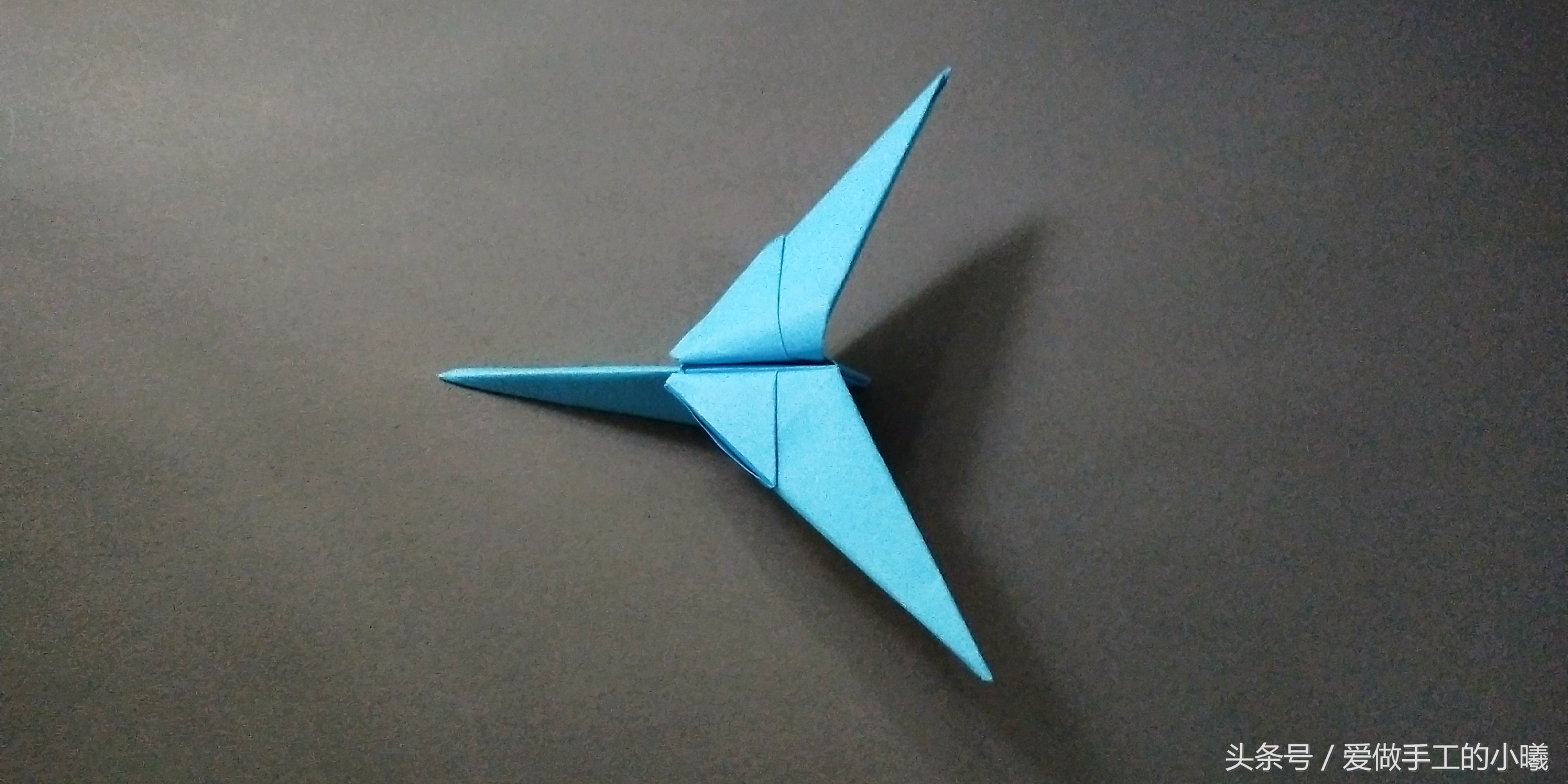 纸飞机童年叠法,童年100款纸飞机慢动作教程