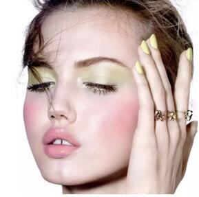 平价彩妆绿色眼影,绿色眼影怎么画好看