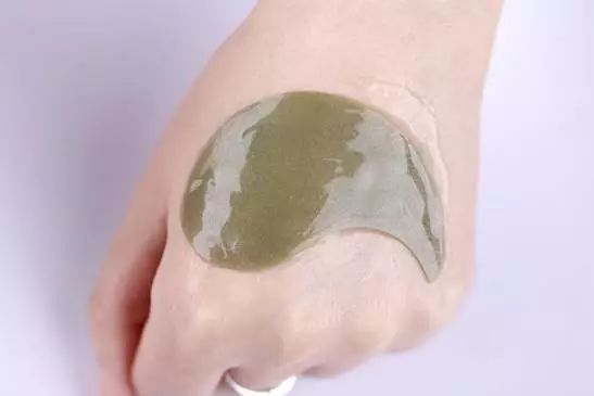 下眼袋的细纹比较多怎么救,眼袋每天怎样按摩