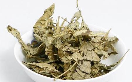 积食发烧可以用艾叶水泡脚吗,艾叶和柚子皮煮水泡脚的功效