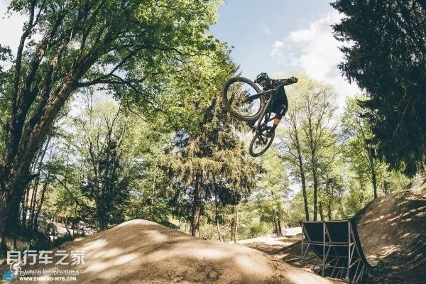 谁可登上德意志第一的宝座？CanyonTorque对决YTCapra