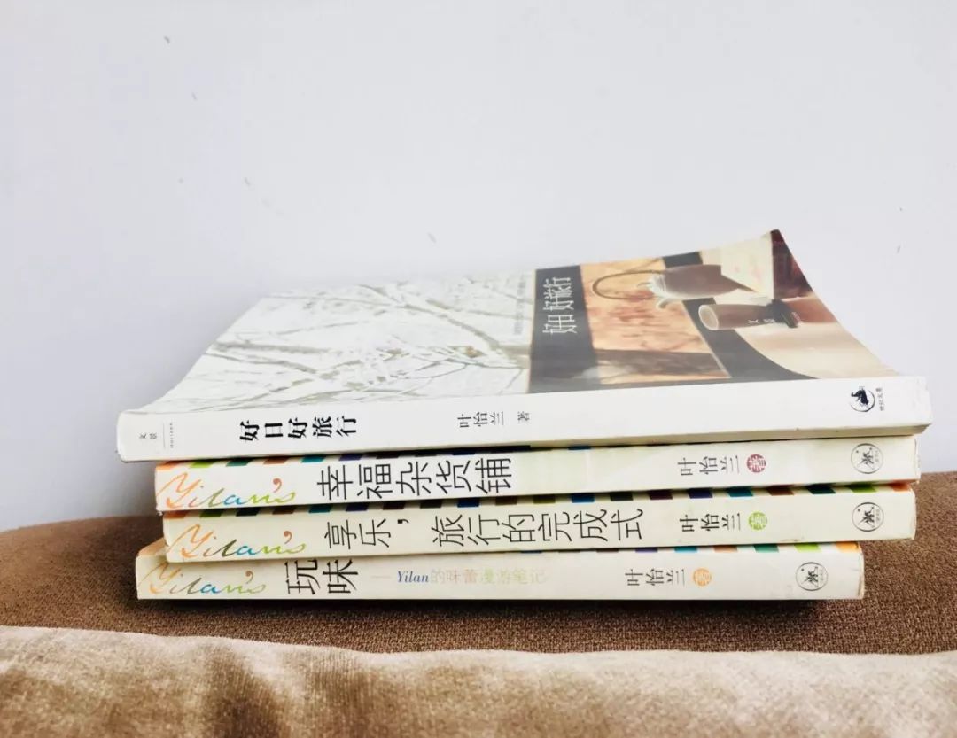 不上班、自由职业、旅行、买买买，她替好多人过上了想要的生活