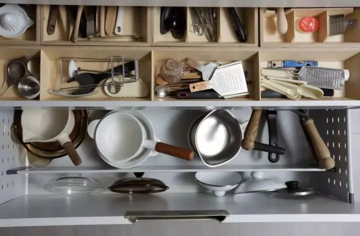 不上班、自由职业、旅行、买买买，她替好多人过上了想要的生活