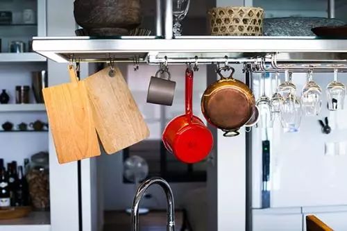 不上班、自由职业、旅行、买买买，她替好多人过上了想要的生活