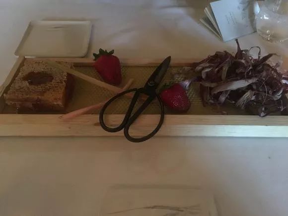 这家奇葩餐厅“坑”了中国食客，却征服了米其林食探，连奥巴马夫妇都是它的粉丝！