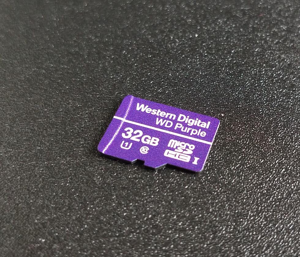 西部数据监控紫卡32G+雄迈云台智能摄像机，家庭安全监控组合体验