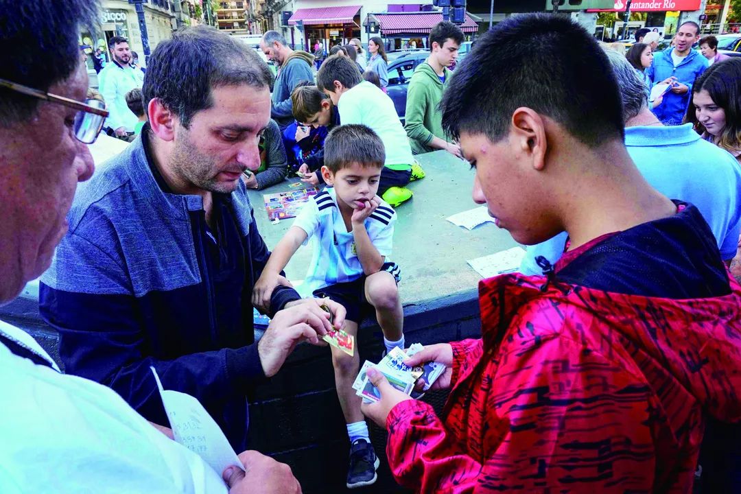 钞票球星卡,球星卡足球银块