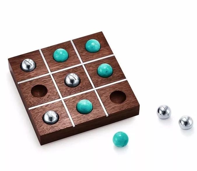 王菲戴的那个1500元回形针不算夸张，蒂芙尼180多年前就在卖镶钻金铅笔了！