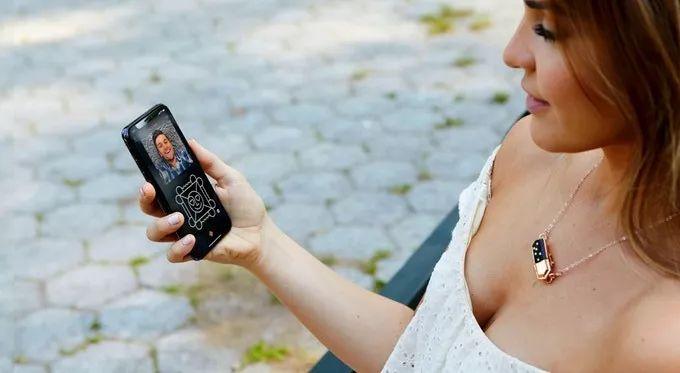 智能卡包这么方便，实体钱包要在抽屉吃灰了