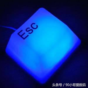 笔记本键盘esc键以及周围的键失灵,电脑键盘esc键不管用了有什么办法