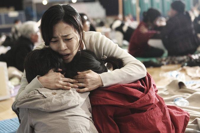 重口的画面人性的拷问，韩影佳作《铁线虫入侵》！不输釜山行！