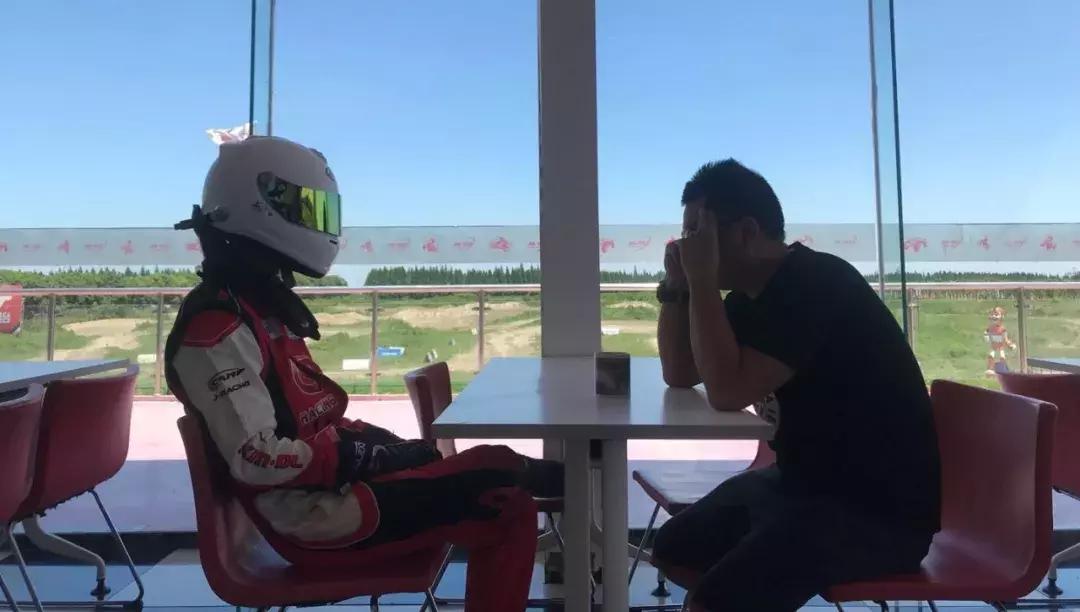 不好！Vvip摔车了！