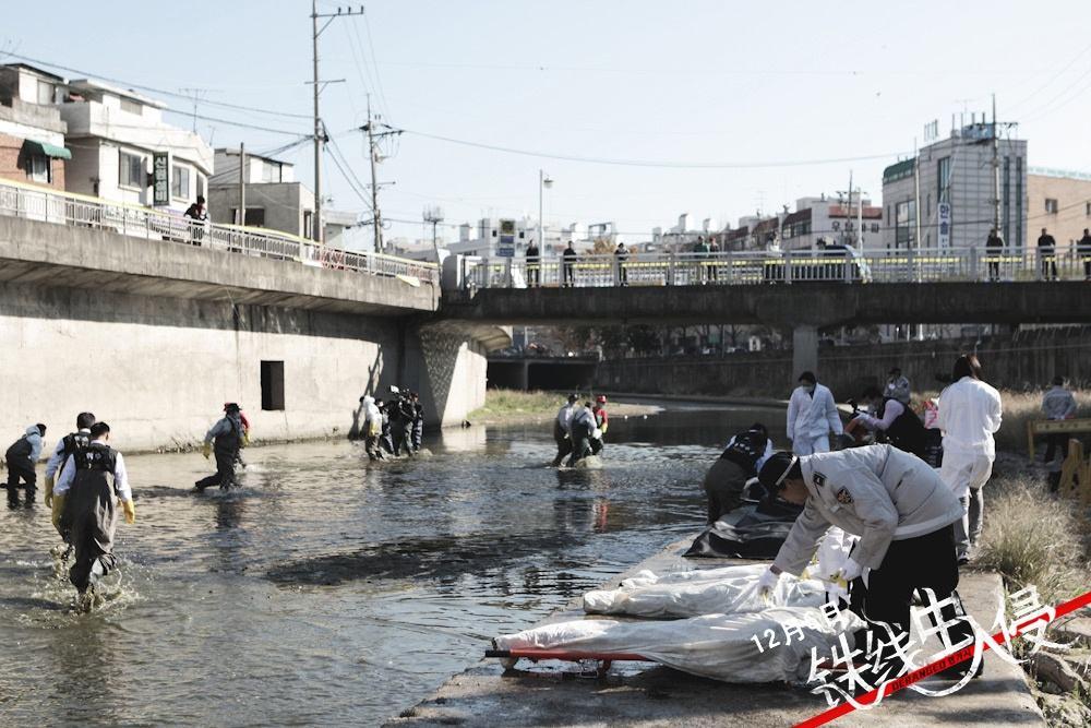 重口的画面人性的拷问，韩影佳作《铁线虫入侵》！不输釜山行！