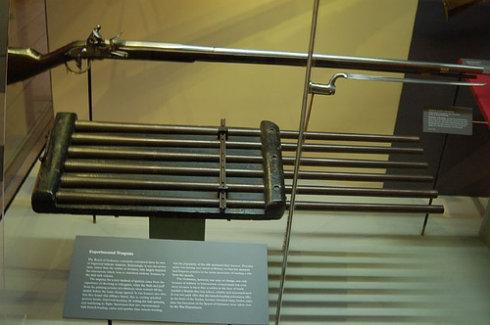 转轮手枪机枪,二战时期最奇葩的迷你轻机枪