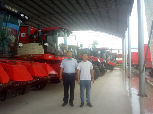 花生收获机最新型最实用的,花生收获机1.5米多少钱