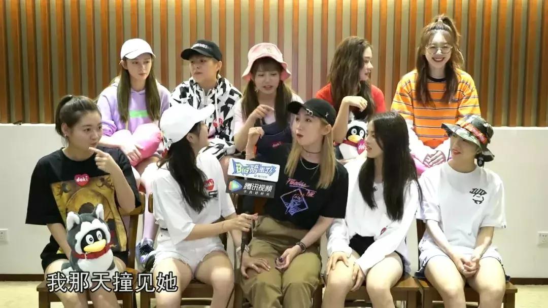 有眼妆和没眼妆差距这么大？女团最应该出的是变身秘笈吧？