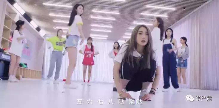 有眼妆和没眼妆差距这么大？女团最应该出的是变身秘笈吧？