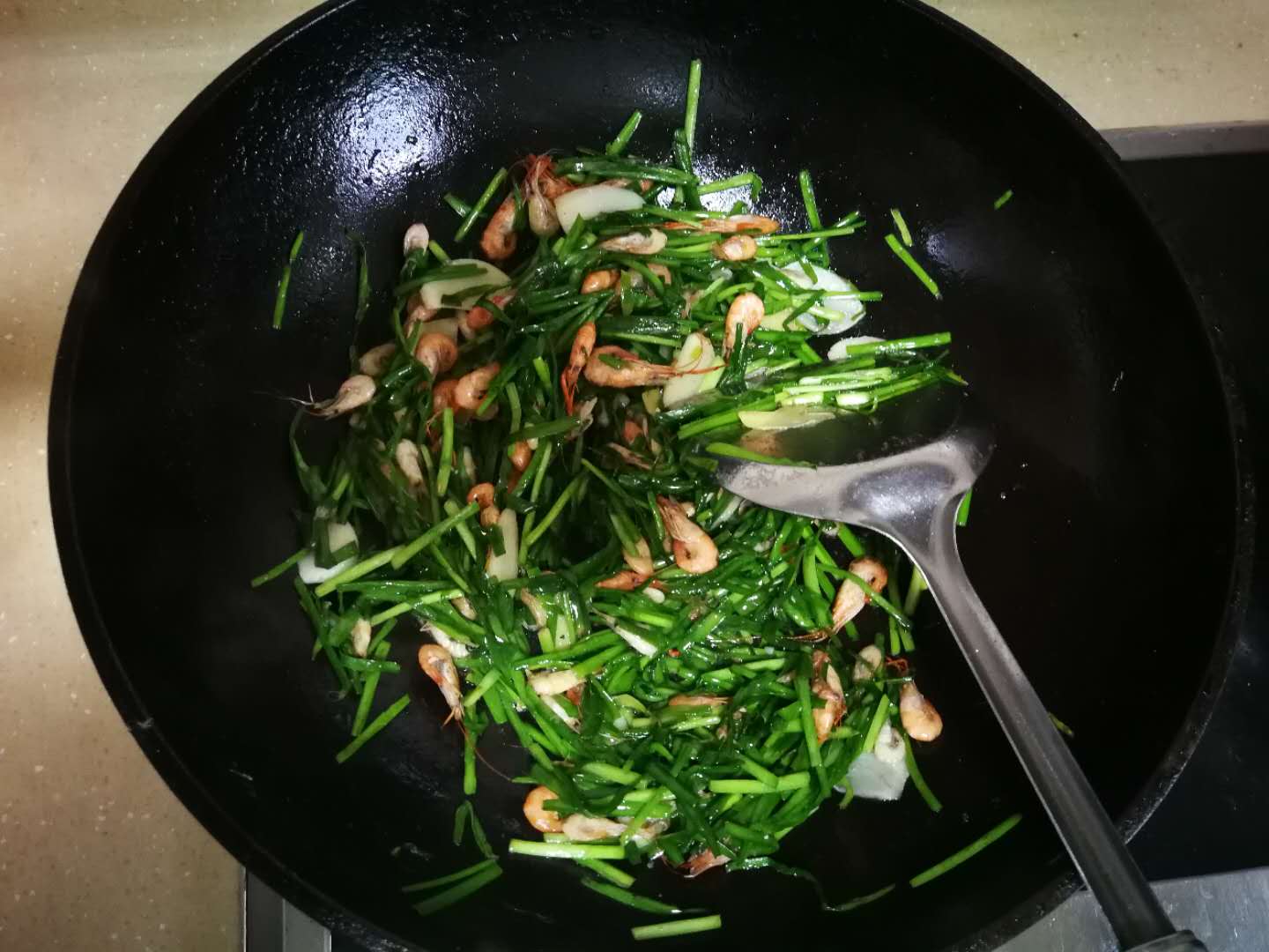 请问韭菜和河虾怎么炒呀,韭菜炒小河虾的家常做法