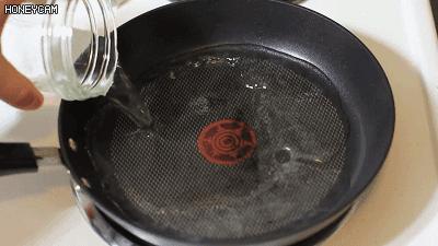 滚筒洗衣机脏东西跑出来,滚筒洗衣机怎么把脏衣服洗干净