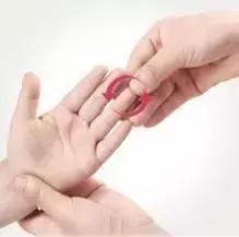 宝宝湿疹和痱子可不一样，这个方法学会了，对付湿疹最好了！