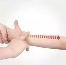 宝宝湿疹和痱子可不一样，这个方法学会了，对付湿疹最好了！