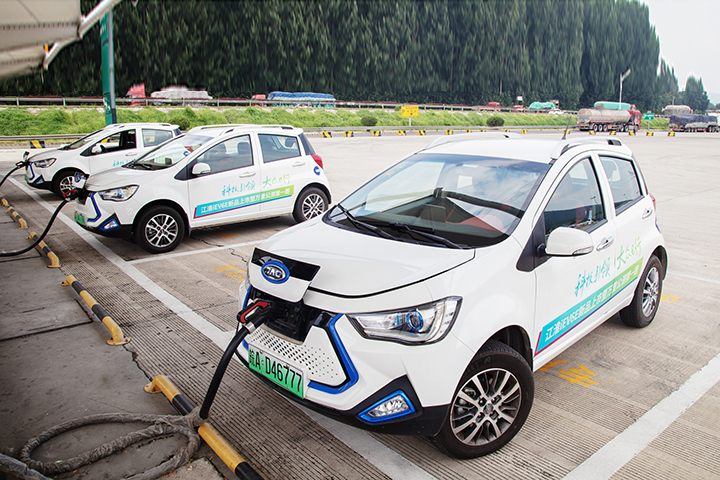 鏂拌兘婧愭睙娣甶ev6e璇曢┚瑙嗛,姹熸樊iev6e璇曢┚