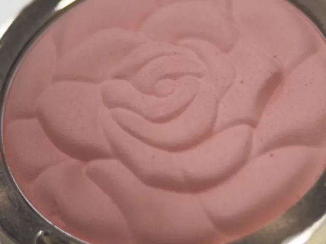 nars腮红液体和粉状,nars高潮腮红打在颧骨还是脸颊