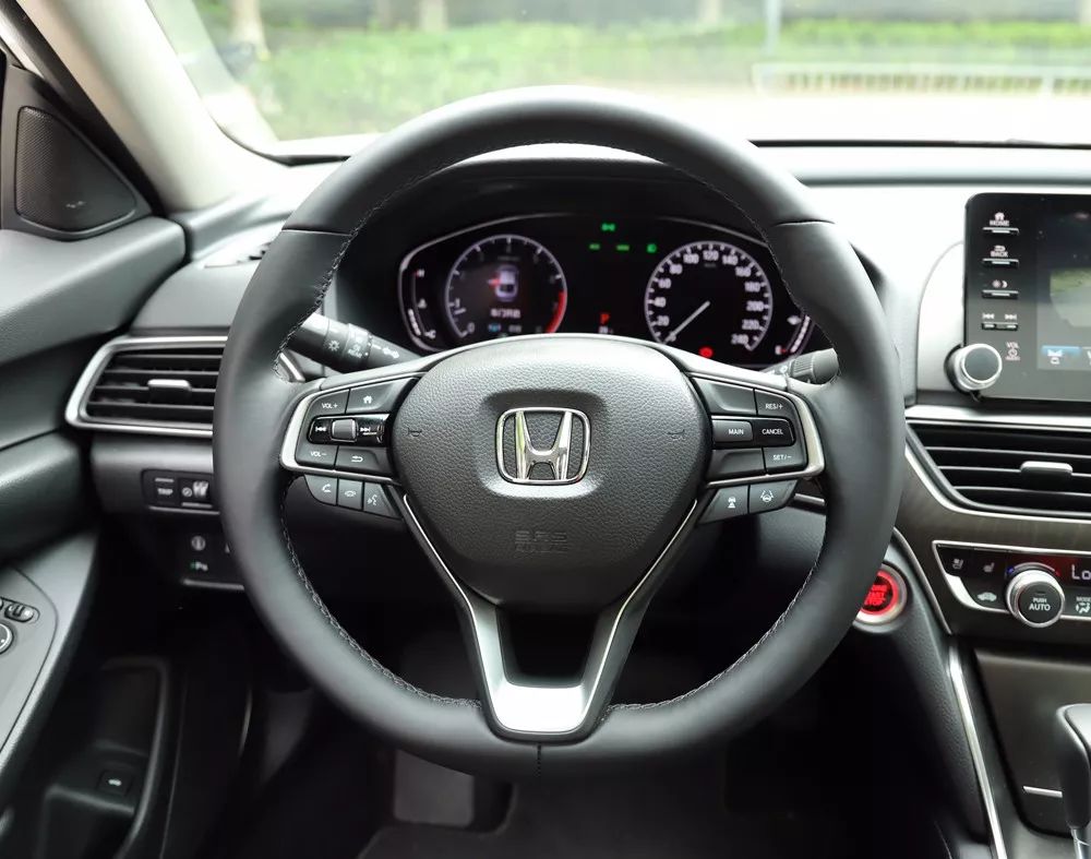 车主总结十代半雅阁的9个优缺点,雅阁2021款第十代雅阁油电混合