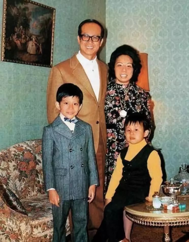 小三上门逼死原配?千亿豪门的传奇背后,是数不清的狗血八卦