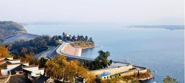 暑假旅游安徽附近景点攻略,安徽附近旅游景点推荐秋冬