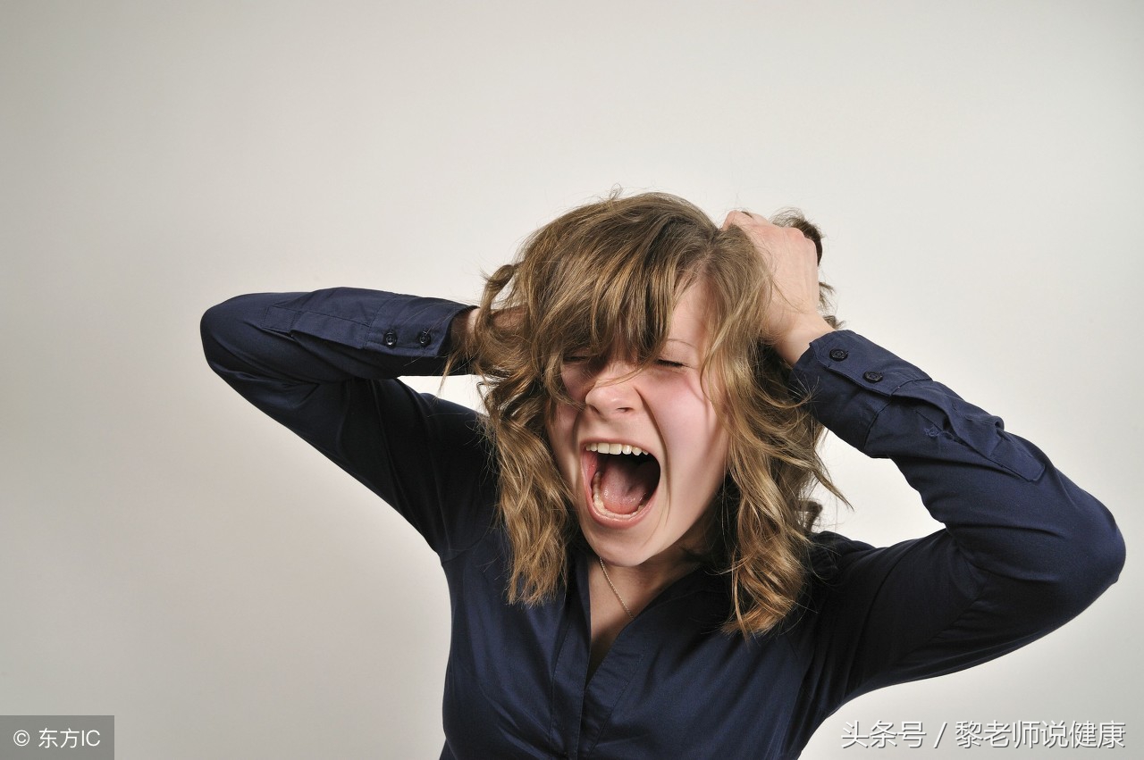 头发一掉一把怎么治,头发一块一块掉发严重怎么补救