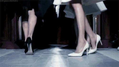 脚趾长肿瘤,女子脚趾长肿瘤竟是穿鞋不当引发