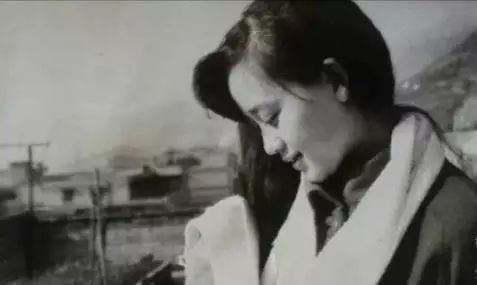 20年前爸爸妈妈的模样,20年前的爸爸妈妈合影照