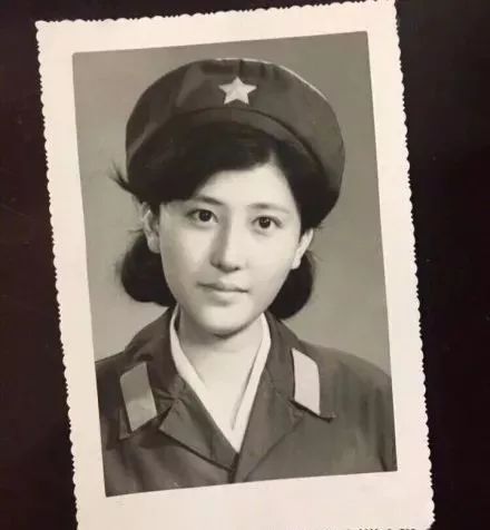 20年前爸爸妈妈的模样,20年前的爸爸妈妈合影照