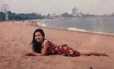 20年前爸爸妈妈的模样,20年前的爸爸妈妈合影照