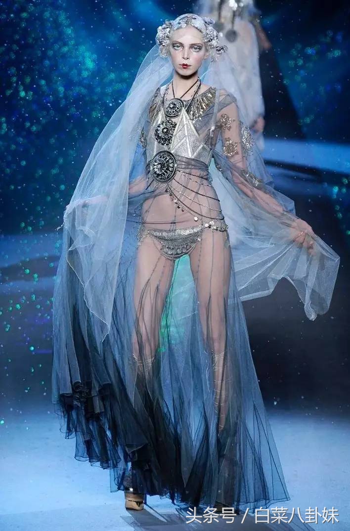 johngalliano时装秀,johngalliano创意服装秀