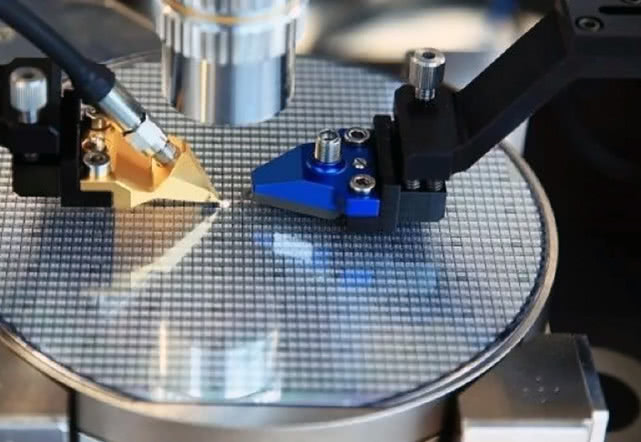 为什么日本尼康能做光刻机 (尼康为什么做光刻机)