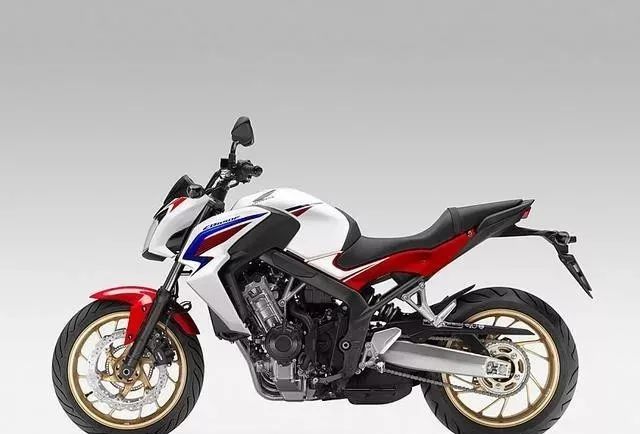 推荐几款性价比高的街车,三款中量级街车