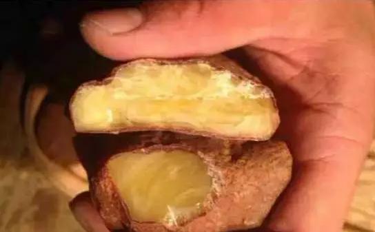 真蜜蜡假蜜蜡的辨别方法图片,蜜蜡假的也有荧光反应么