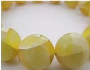 真蜜蜡假蜜蜡的辨别方法图片,蜜蜡假的也有荧光反应么