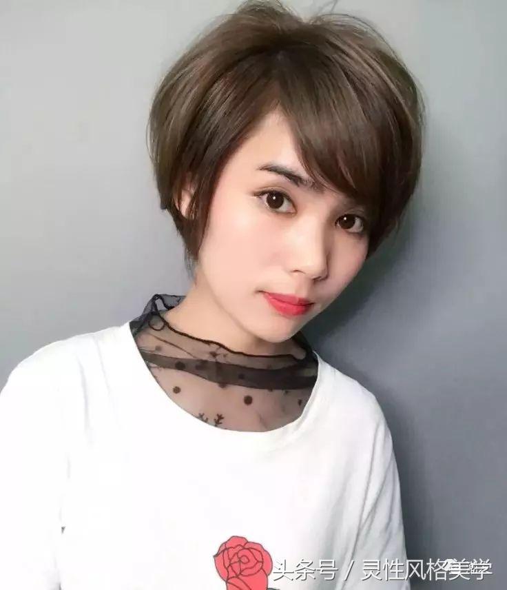 时尚气质高雅的短发造型烫,烫减龄时尚免打理的短发