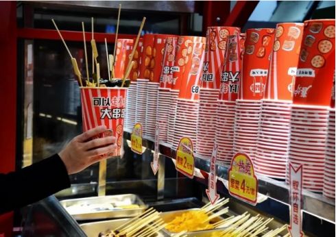 小本创业冷锅串串的正宗摆摊卖法,串串火锅小店创业案例分享