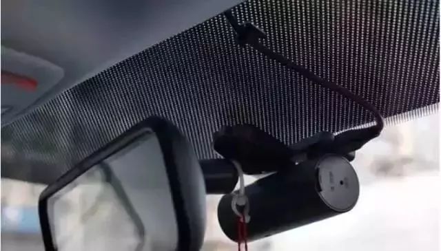 行车记录仪可以用原来后摄像头吗,行车记录仪要弄吗