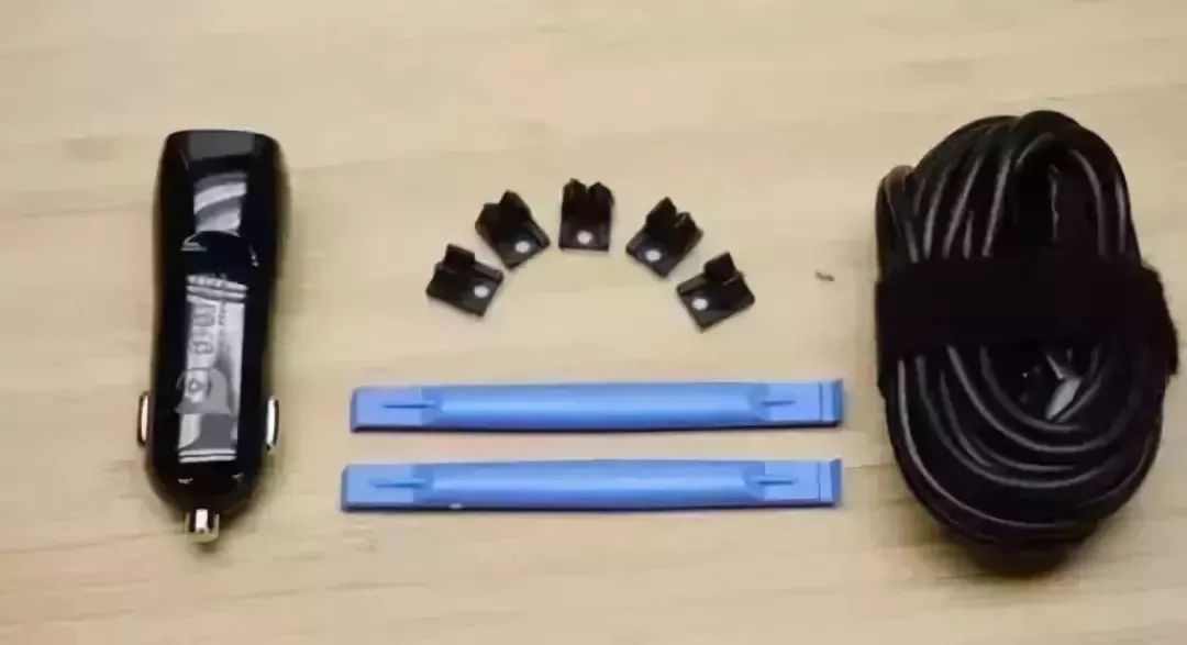 行车记录仪可以用原来后摄像头吗,行车记录仪要弄吗