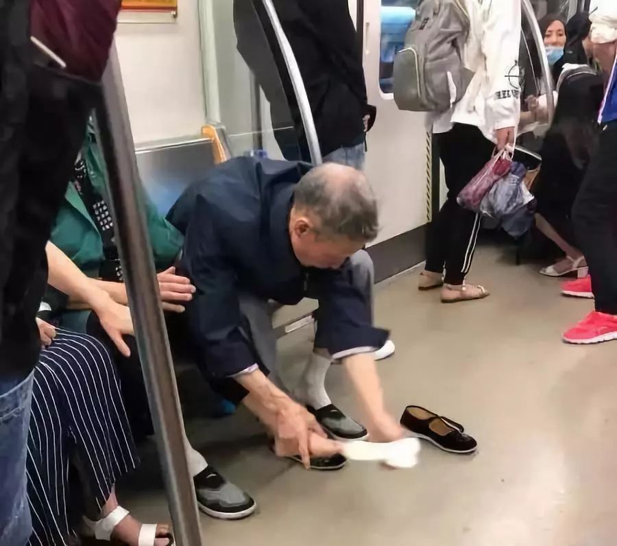 家暴和出轨的男人都不值得原谅,家暴和出轨一样令人心寒