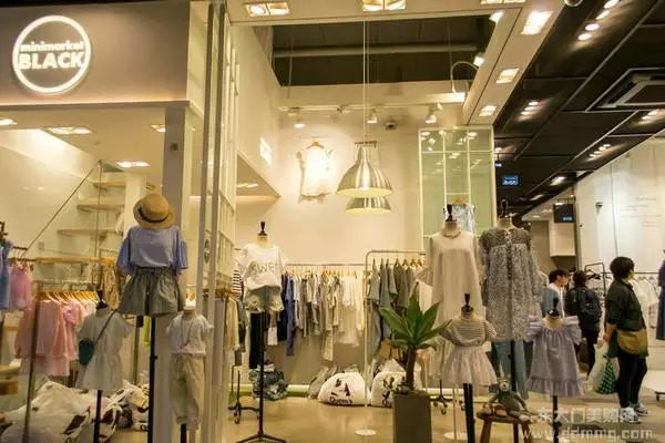 「恶心」数百吨韩国人扔掉的旧衣服被截获!你淘来的名牌货,可能来自太平间……